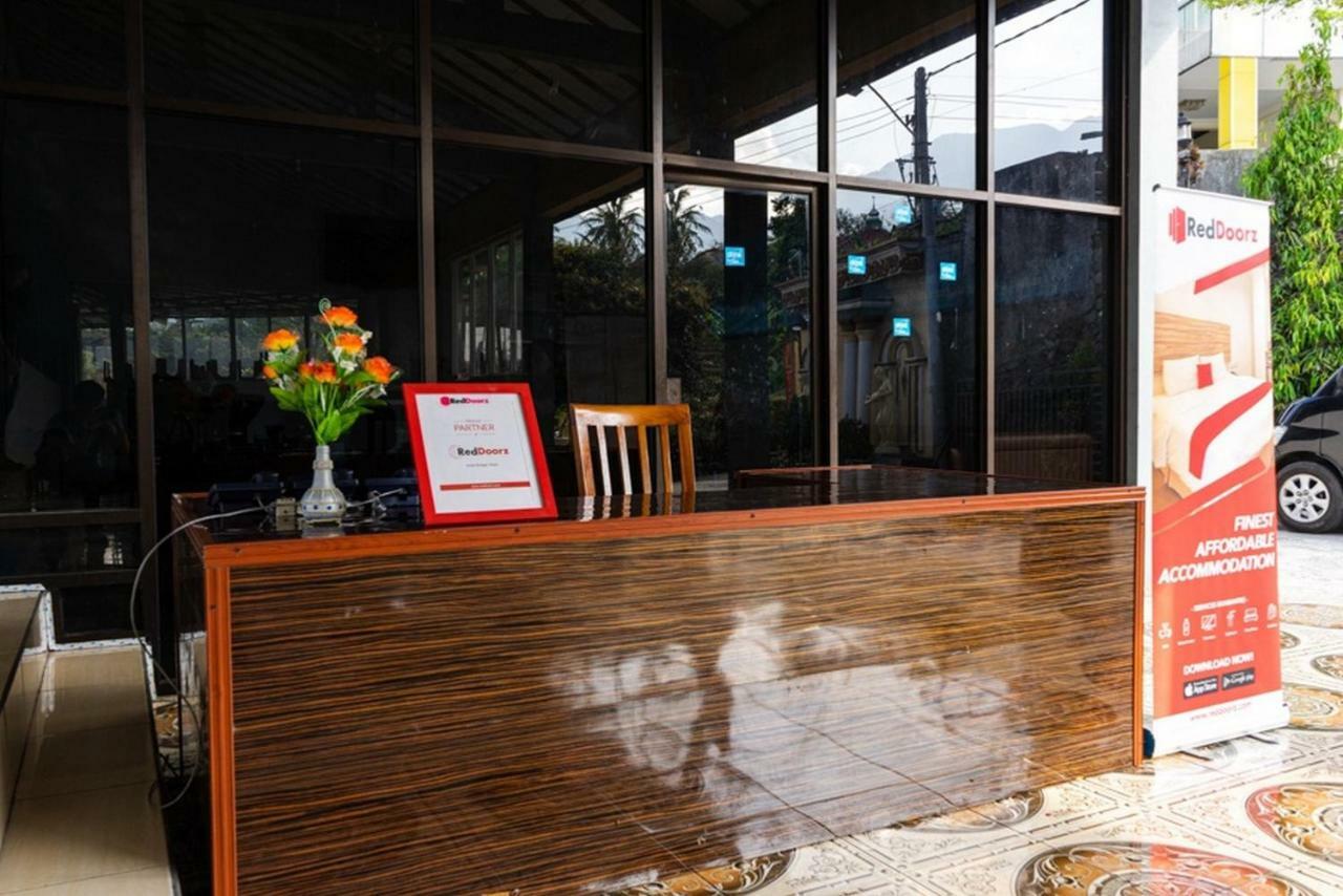 Reddoorz Near Jimbaran Market Bandungan Hotel 2*
